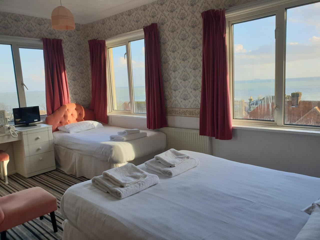 The Wight Bay Hotel - Isle Of Wight Sandown Exteriör bild